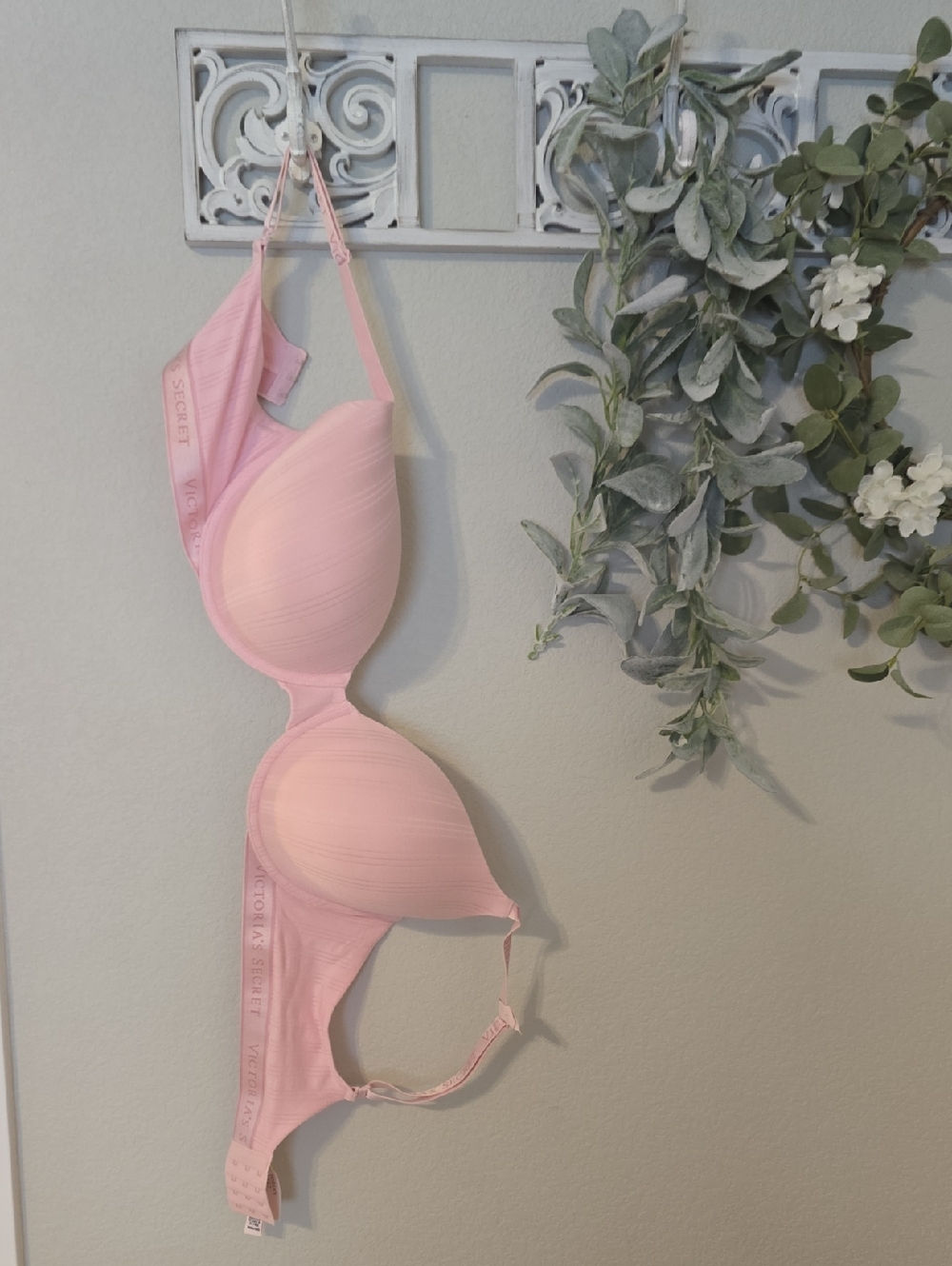 Victoria's Secret Pale Pink Molded T-Shirt Bra